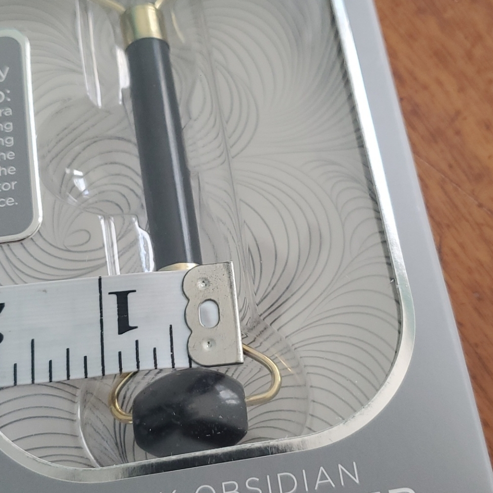 Black Obsidian Facial Roller - Picture 7 of 13